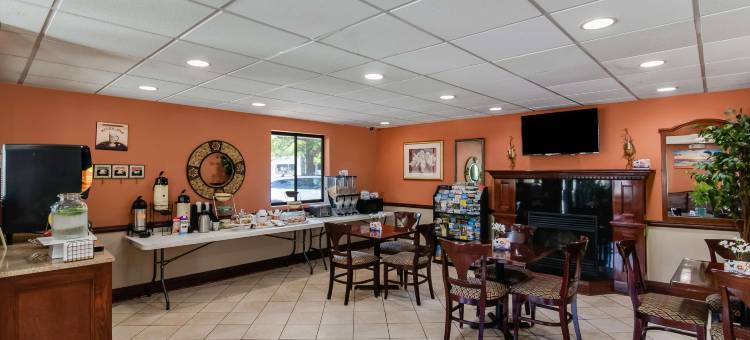 康涅狄格托灵顿美洲佳值酒店(Americas Best Value Inn Torrington, CT)图片