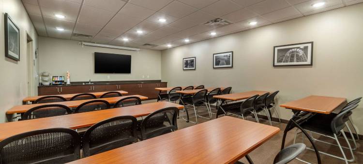 林肯大学区美茵斯坦套房酒店(MainStay Suites Lincoln University Area)图片