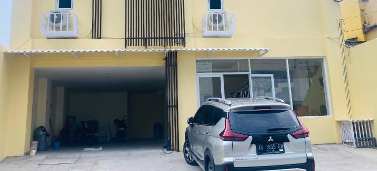 红门酒店-近巴拉贡购物中心三宝垄2号(RedDoorz near Paragon Mall Semarang 2)图片