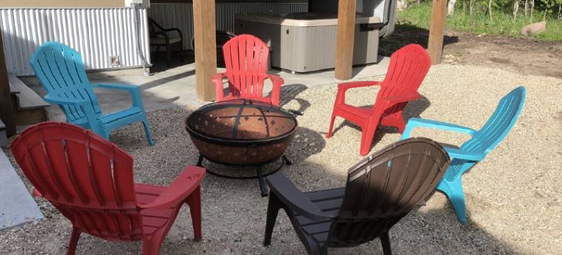 Yellowstone Cabin + Hot Tub + Fire Pit + Heated Garage + 3 on-Suite Bedrooms图片