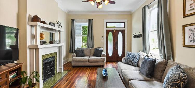 Uptown惊艳三卧室工作/度假民宿(Stunning Uptown 3 bedroom work/vacation home)图片