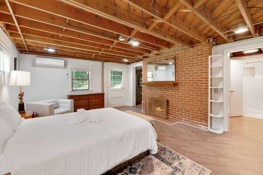 Peaceful Mountain Retreat Near Appalachian Trail, Wineries, Breweries and More