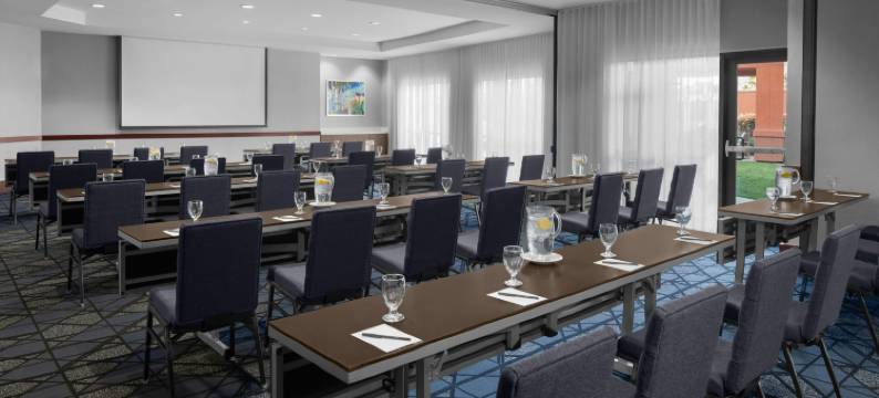 洛杉矶伯班克机场万怡酒店(Courtyard Los Angeles Burbank Airport)图片