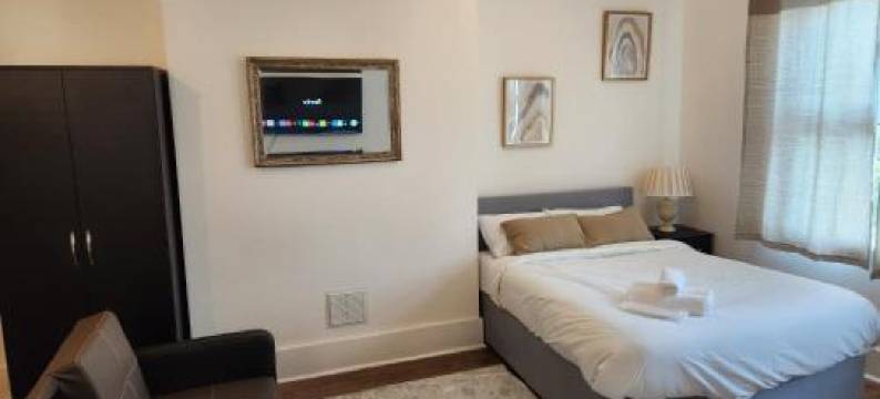 一卧室公寓 - 可住3人 - 停车 - 无线网络(Immaculate 1-Bed Apartment in Greenhithe)图片