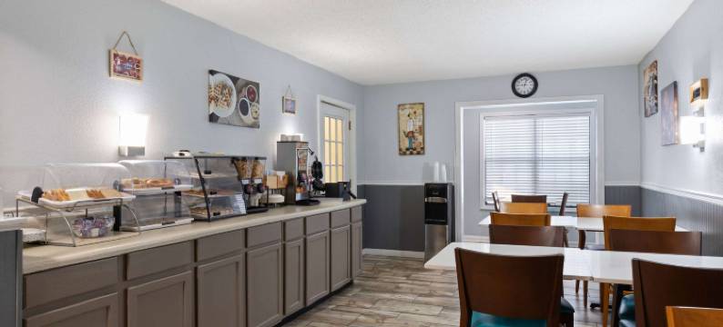 佩里国家展览场区域和I-75沿线Travelodge by Wyndham酒店(Travelodge by Wyndham Perry National Fairgrounds Area I-75)图片