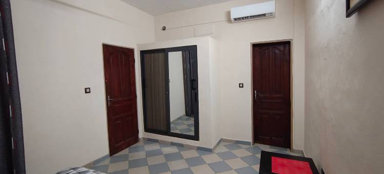 Executive King-Size Bed Room In Akpakpa Cotonou Benin图片