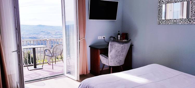 贝拉维斯塔阿尔巴别墅(Villa Bellavista Alba, B&B)图片