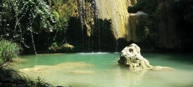 带按摩浴缸的难忘套房(La Suite Inoubliable Avec Jacuzzi)图片