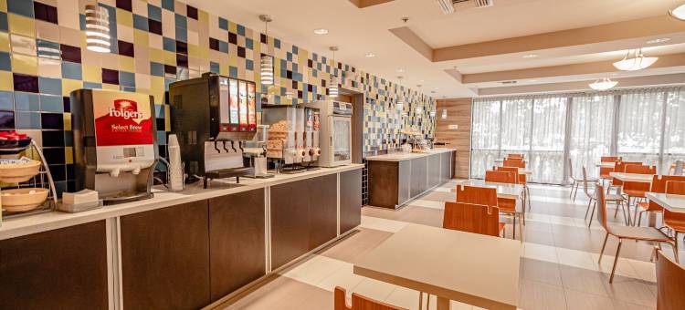 迈尔斯堡戴斯套房酒店-近捷蓝公园(Days Inn & Suites by Wyndham Fort Myers Near JetBlue Park)图片