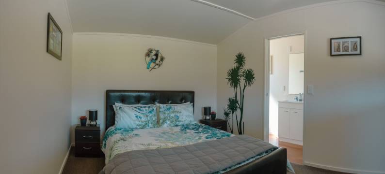 特阿瓦小屋酒店(Te Awa Cottages)图片