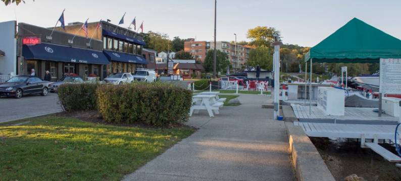 Spacious Suite with Balcony and Modern Amenities - Luxurious Escape图片