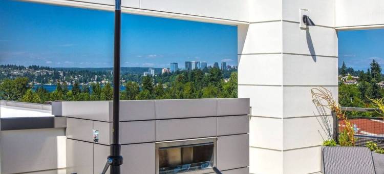 Rooftop Deck and Fitness Center - Luxurious Sophisticated Retreat图片