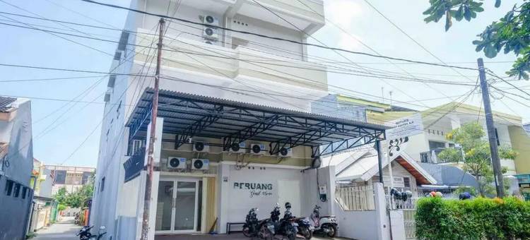 红多兹酒店-近拉图英达3号购物中心(RedDoorz Near Mall Ratu Indah 3)图片