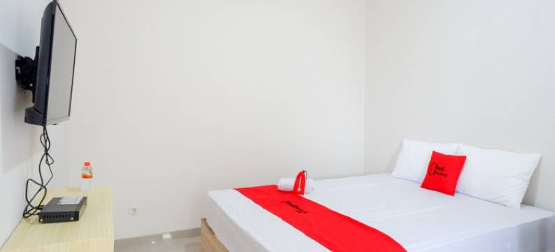 红多兹酒店-近太平洋购物中心2(RedDoorz Near Pacific Mall Tegal 2)图片