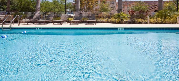 Holiday Inn Express 西棕榈湾泳滩地铁中心(Holiday Inn Express West Palm Beach Metrocentre)图片