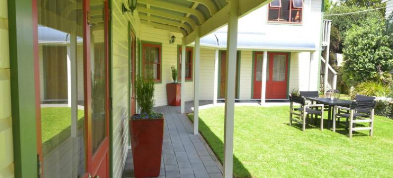 达克斯与德雷克斯精品汽车旅馆(Ducks & Drakes Boutique Motel & Backpackers)图片