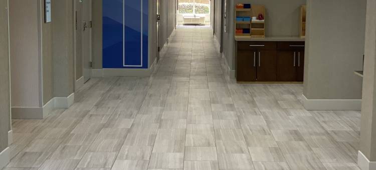 智选假日套房酒店奥本 - 大学区(Holiday Inn Express & Suites Auburn - University Area)图片