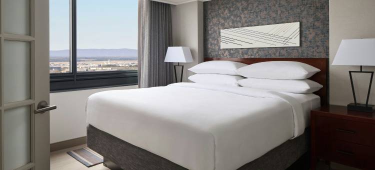 华盛顿杜勒斯万豪套房酒店(Washington Dulles Marriott Suites)图片