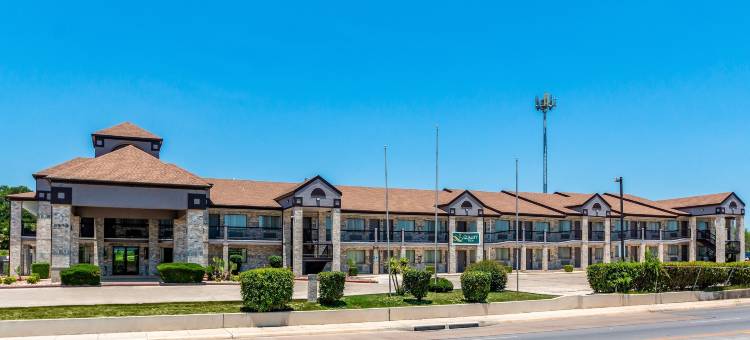 东 I-10 近佛斯特银行中心凯艺酒店(Quality Inn I-10 East Near Frost Bank Center)图片