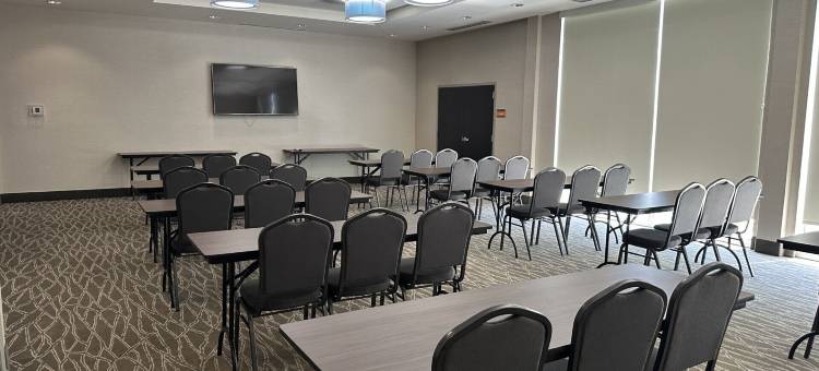 特雷霍特拉昆塔温德姆套房酒店(La Quinta Inn & Suites by Wyndham Terre Haute)图片