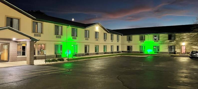 德拉文速 8 酒店(Super 8 By Wyndham Delavan Near Lake Geneva)(Delavan Inn and Suites)图片