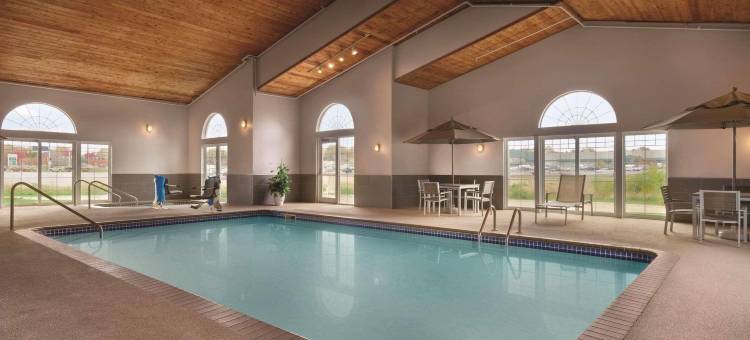 丽笙乡村套房酒店-爱荷华州滑铁卢(Country Inn & Suites by Radisson, Waterloo, IA)图片