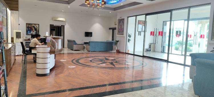 拉尤拉狮子上议院客栈(Lion Lords Inn Rajula)图片