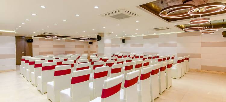 Fabhotel Prime绿洲蓝(FabHotel Prime Oasis Blue - Near Chetak Bridge)图片