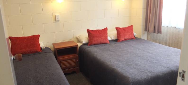 克罗尼尔庭院汽车旅馆(Colonial Court Motel)图片