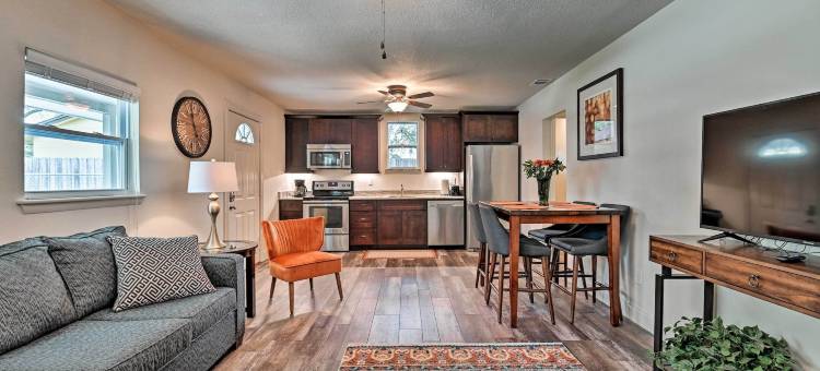 可步行的冬季花园小屋：距市中心3个街区(Walkable Winter Garden Bungalow: 3 Blocks to Dtwn)图片