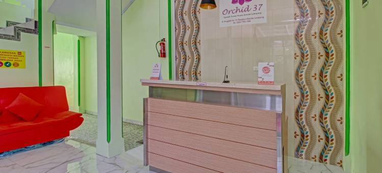 Hotel O 3774 夏奇拉伊斯兰旅馆(RedDoorz Syariah at Shakira Alesha Enggal)图片