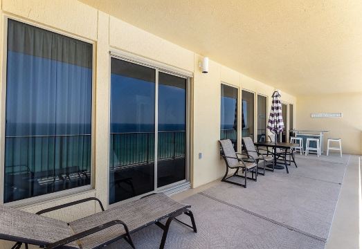 Wondrous Oceanfront Condo with Free Poolside WiFi - Unit 1105 by RedAwning Hotel Overview