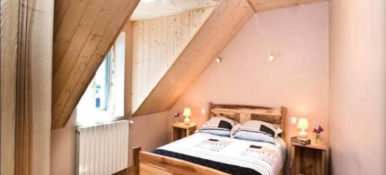 Stone House in France with Shared Pool图片