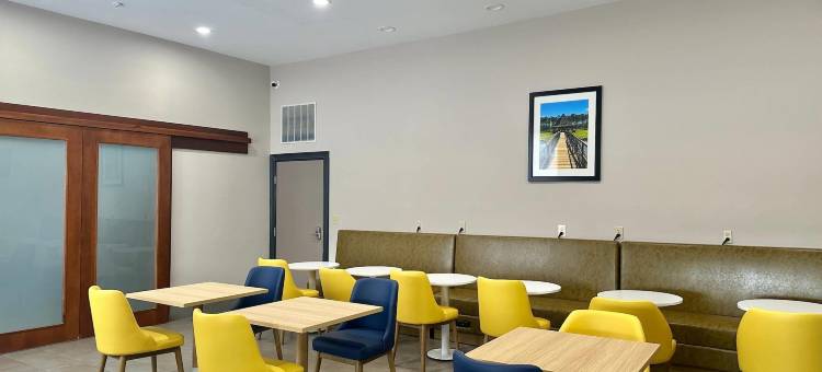 舒适酒店及套房卡特斯维尔 - 埃默森湖点(Comfort Inn & Suites Cartersville - Emerson Lake Point)图片