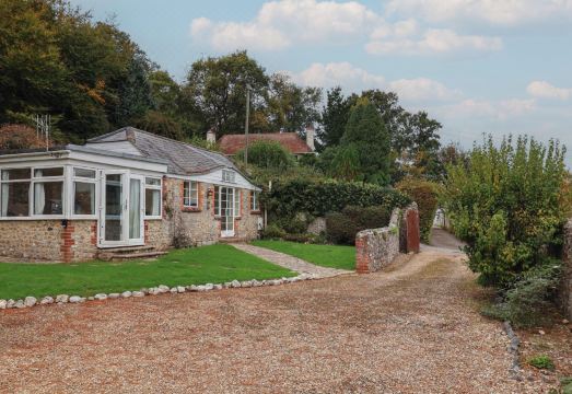Penny Plot Cottage Hotel Overview