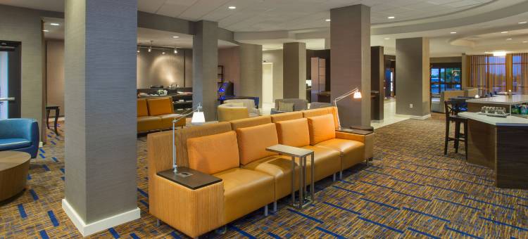 奥斯汀机场万怡酒店(Courtyard Austin Airport)图片