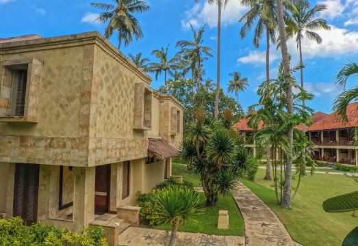 Pool Villa Merumatta Senggigi Hotel Overview