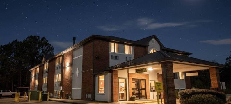 佩尔城I-20出口158号凯艺酒店(Quality Inn Pell City I-20 Exit 158)图片