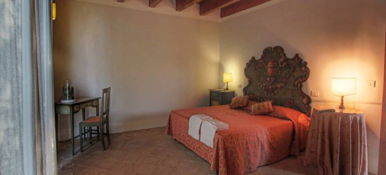 Holiday home with pool near Assisi图片