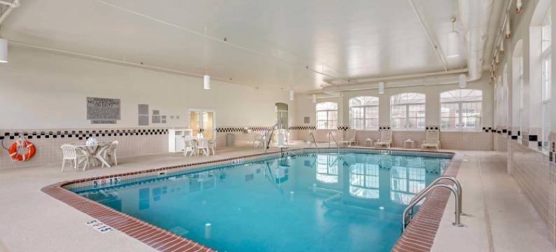 雷迪森旗下乡村旅馆及套房-艾尔克格罗夫村/伊塔斯卡(Country Inn & Suites by Radisson, Elk Grove Village/Itasca)图片