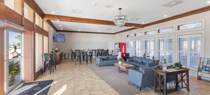 霍马华美达酒店(Ramada by Wyndham Houma)图片