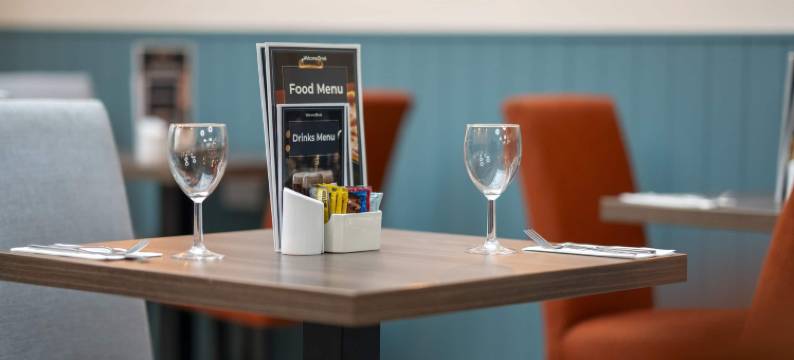 伦敦斯坦斯特德机场温德姆华美达酒店(Ramada by Wyndham London Stansted Airport)图片