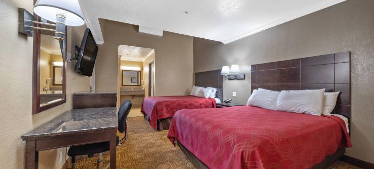 福布鲁克市中心伊克诺套房酒店(Econo Lodge Inn & Suites Fallbrook Downtown)图片
