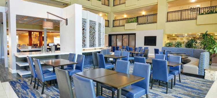 巴伦西亚希尔顿安泊酒店(Embassy Suites by Hilton Valencia)图片