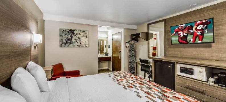 温德姆华美达-梅德福机场北(Ramada by Wyndham Medford Airport North)图片