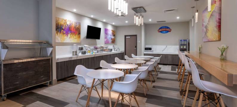 麦迪逊呗盟温德姆套房酒店(Baymont Inn & Suites by Wyndham Madison)图片