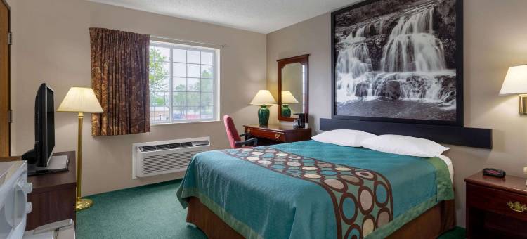 瑞德堡速8酒店(Super 8 by Wyndham Reedsburg)图片