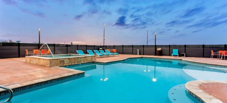 圣安东尼奥阿拉莫市拉昆塔温德姆套房酒店(La Quinta Inn & Suites by Wyndham San Antonio Alamo City)图片