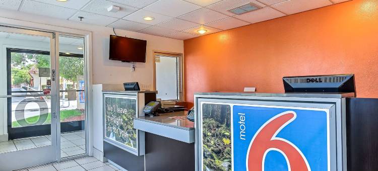 皮诺尔6号汽车旅馆(Motel 6 Pinole, CA)图片