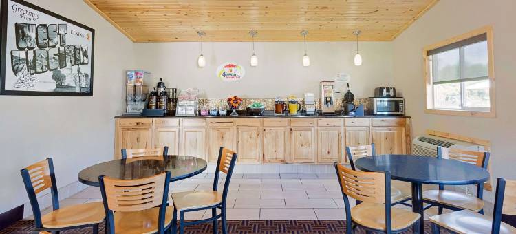 艾尔金斯速8酒店(Super 8 by Wyndham Elkins)图片